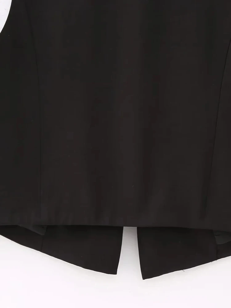 Рисунок 6 - Женский винтажный жилет с v-образным вырезом