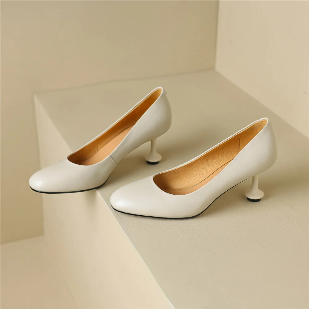 

Женские туфли-лодочки с круглым носком FEDONAS на высоком каблуке