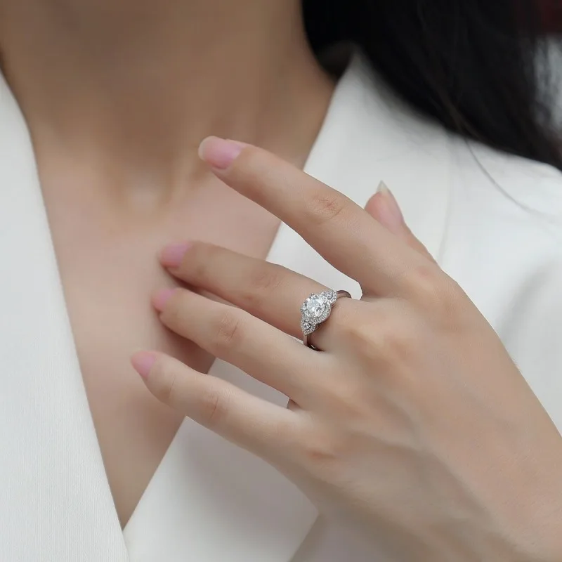 Кольцо женское из серебра 100% пробы 1 карат