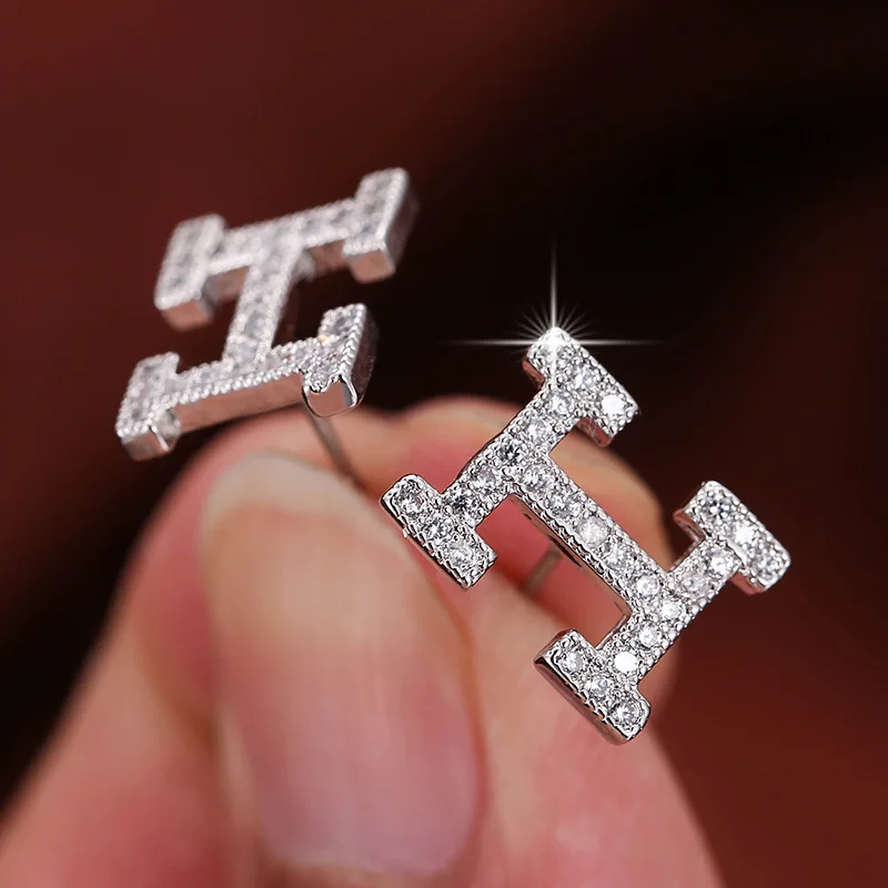 

Дизайнерские острые серьги с буквами Sense H, простой и модный стиль, инкрустированные кристаллами и бриллиантами, роскошные женские серьги-гв...