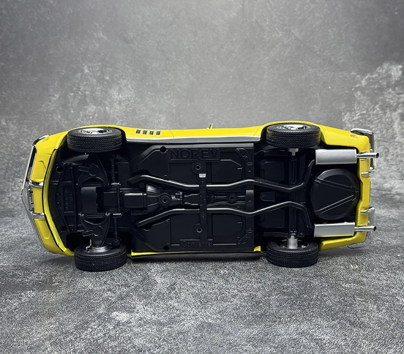 Фото Модель спортивного автомобиля NOREV Diecast в масштабе 1:18, Chevrolet Corvette Sting Ray, реплика из сплава, игрушка для мальчика №5