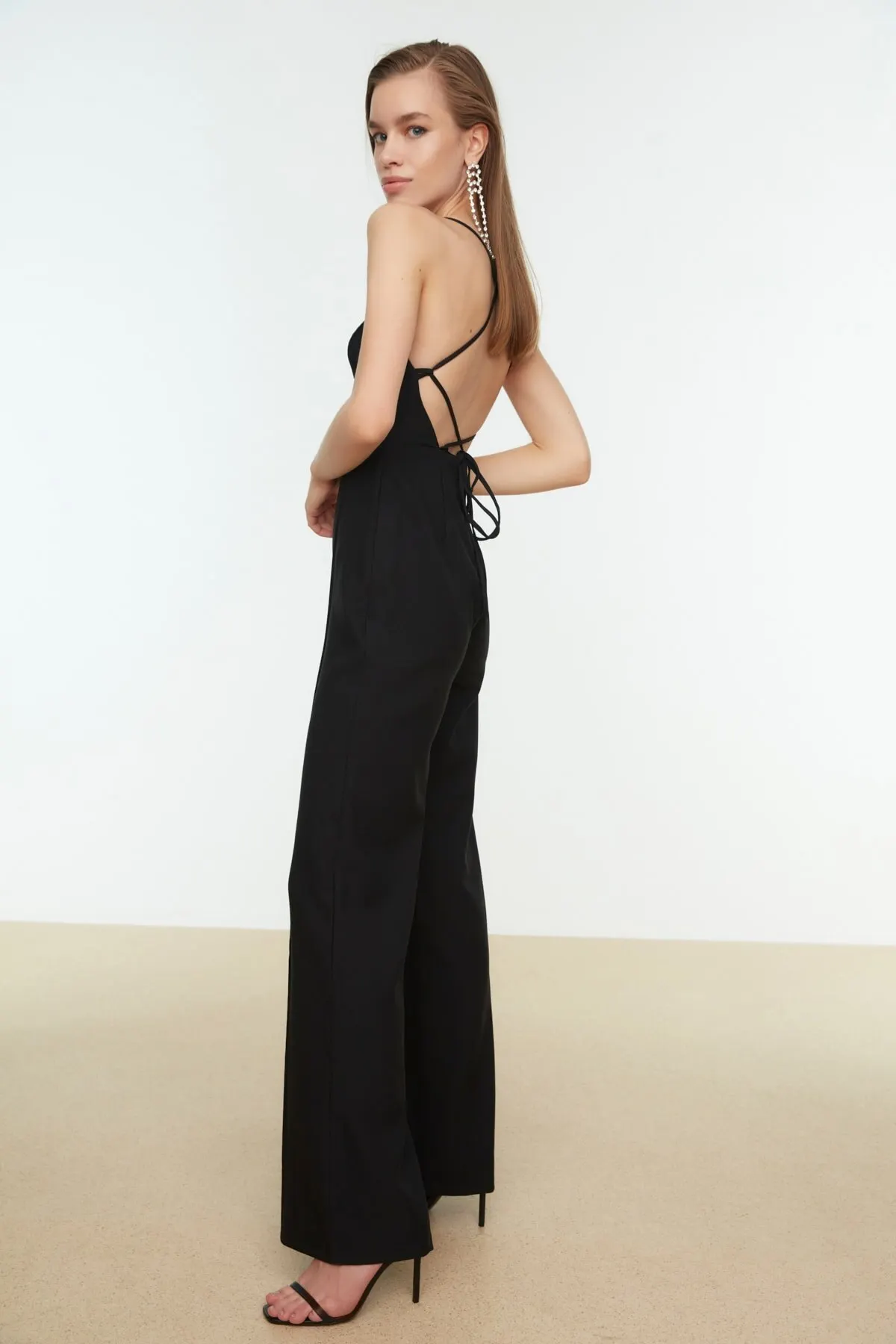 

Women's Overalls Black Back Detailed Jumpsuit Hot Style Quality Fabric Sleeveless Baggy Trousers Casual Jumpsuit