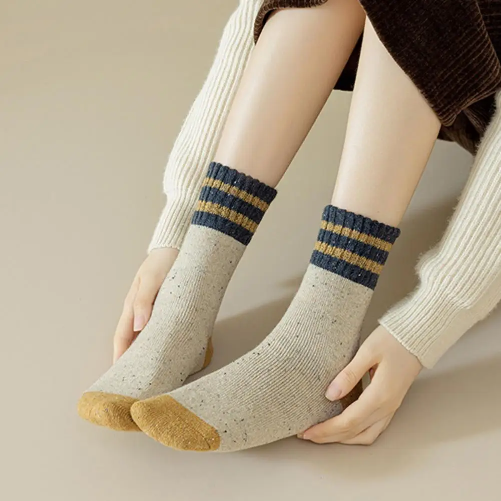 

Extra Loose Ankle Socks Soft Breathable Women's Striped Dot Pattern Crew Socks with Fleece Lining 5 Pairs Mid-tube for High