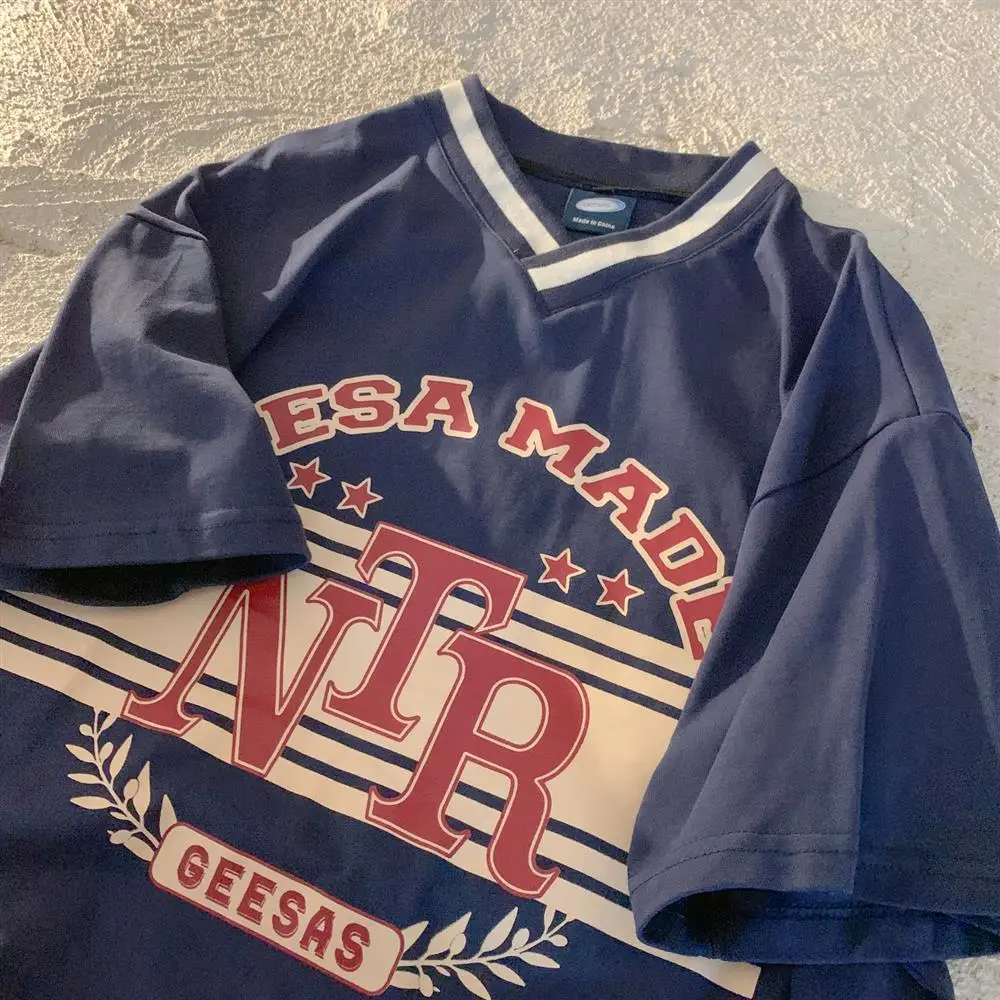 

2022 летняя уличная одежда больших размеров 3XL, брендовые винтажные футболки в стиле преппи с V-образным вырезом, футболки с графическим принт...