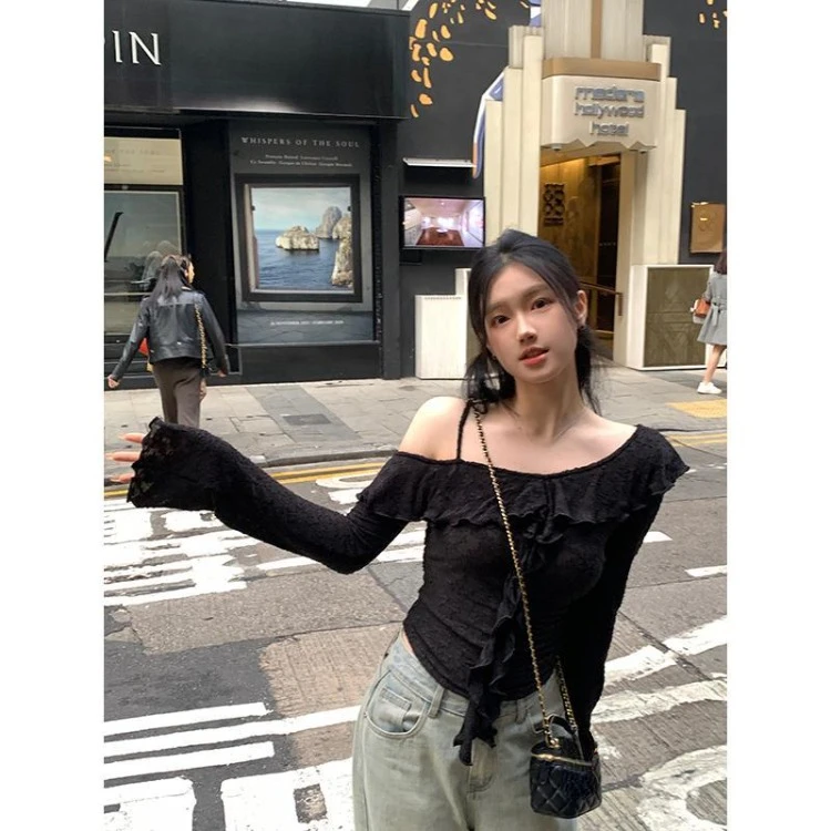 Блузка женская с косым воротником открытыми плечами и оборками