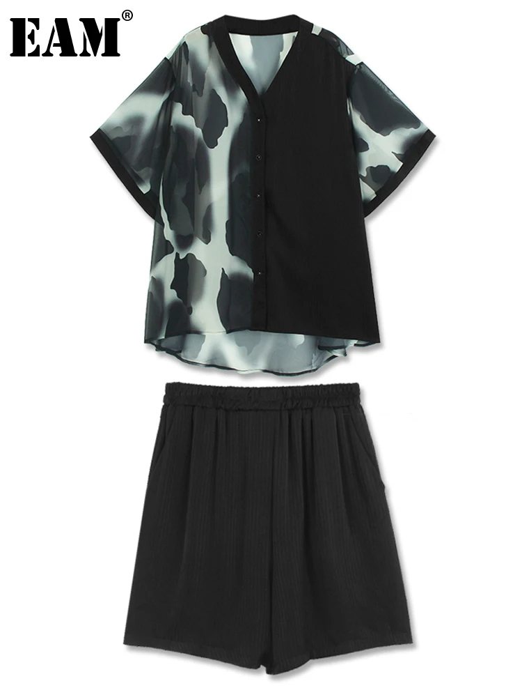 

[EAM] Wide Leg Shorts Printed Big Size Shirt Two Piece Suit New V-Neck Short Sleeve Women Fashion Spring Summer 2023 1DF9917