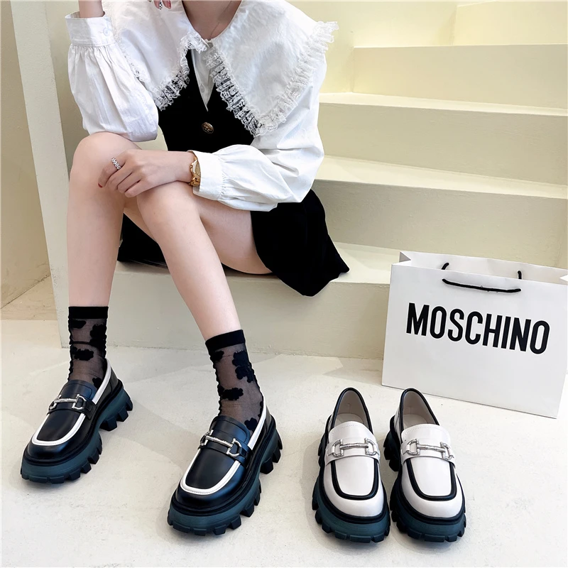 

Women's Loafers Women's Patent Leather Platform Shoes Round Toe Metal Chains Slip-On Women's Shoes Handmade Mary Jane Shoes