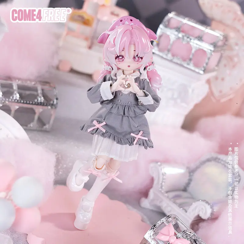 Фото Новый комплект одежды для куклы BJD 1/8 Come4free: милое серое платье, розовые носки с бантом, полный набор (только одежда, кукла не включена) №3