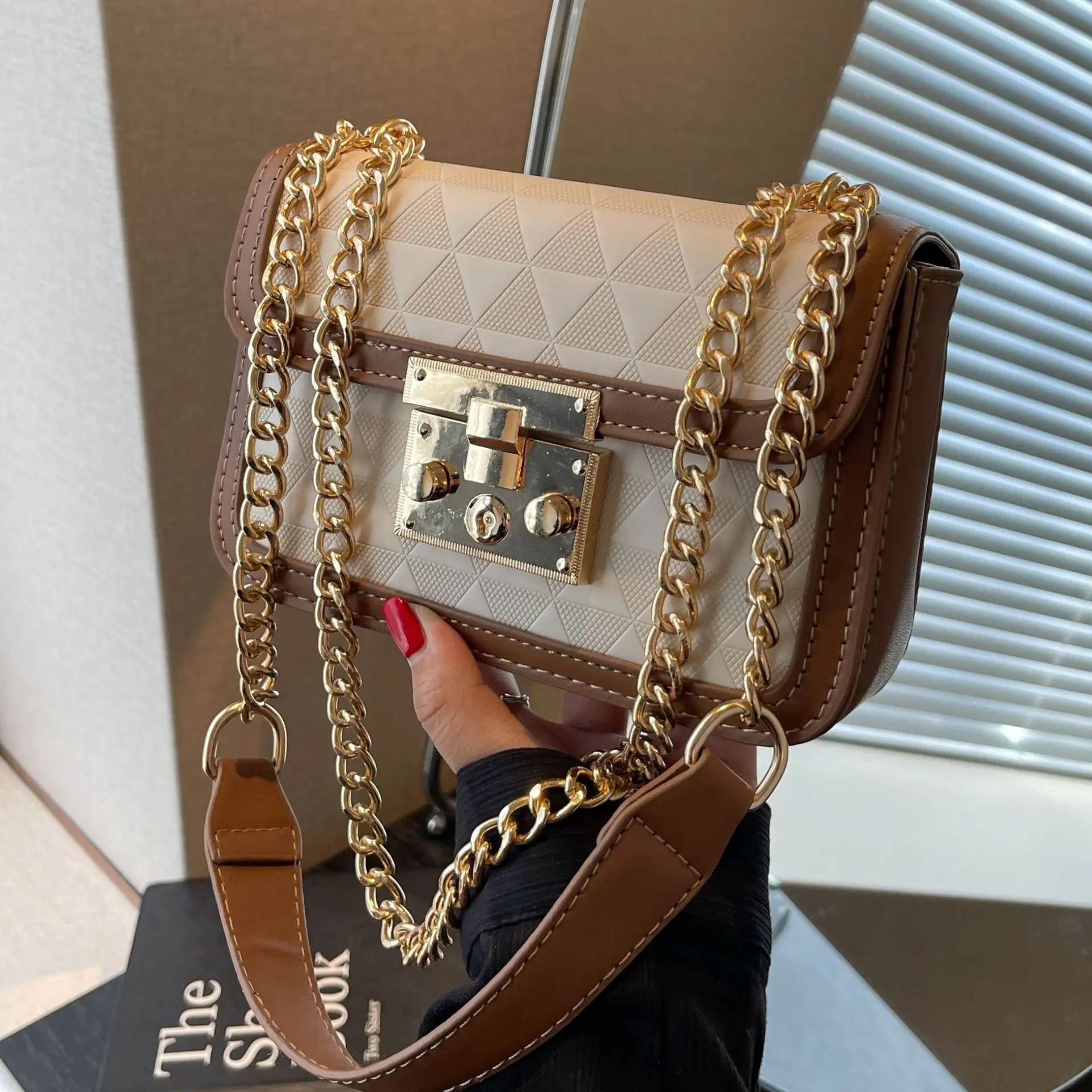 

Popular Cross Body Bags For Women 2023 Trend Female Fashion Versatile Chain Single Shoulder Bag PU Leather Square Box Shape