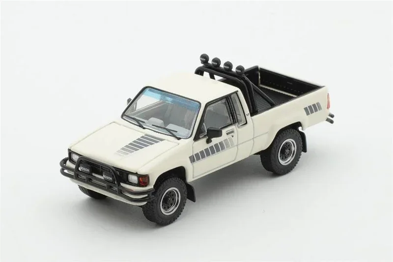 Литая под давлением модель автомобиля GCD 1:64 Hilux 1985 SR5