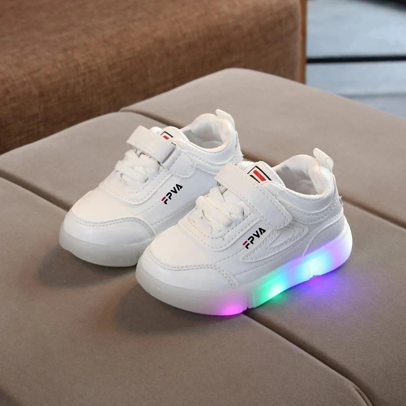 Cartoon Lovely Cute Girls Shoes Leisure Hot Sales LED Lighted Kids Sneakers Infant Tennis Classic Children Casual Shoes