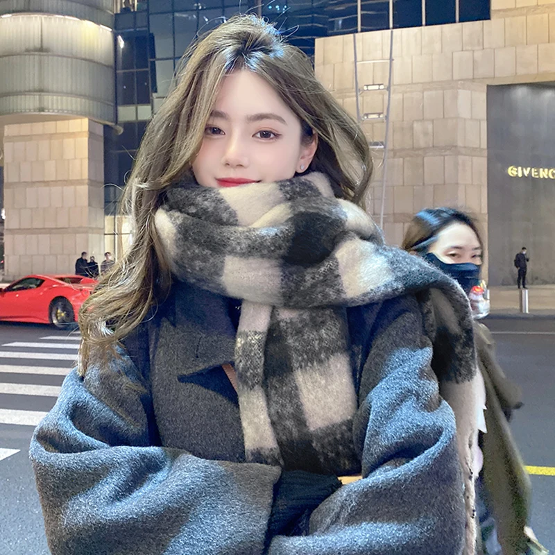 

High-Grade Scarf Women's Winter Korean Retro Plaid Shawl Thickened Warm