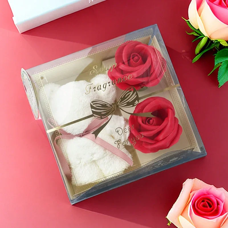 Искусственный букет роз с прозрачной подарочной коробкой пластиковый материал