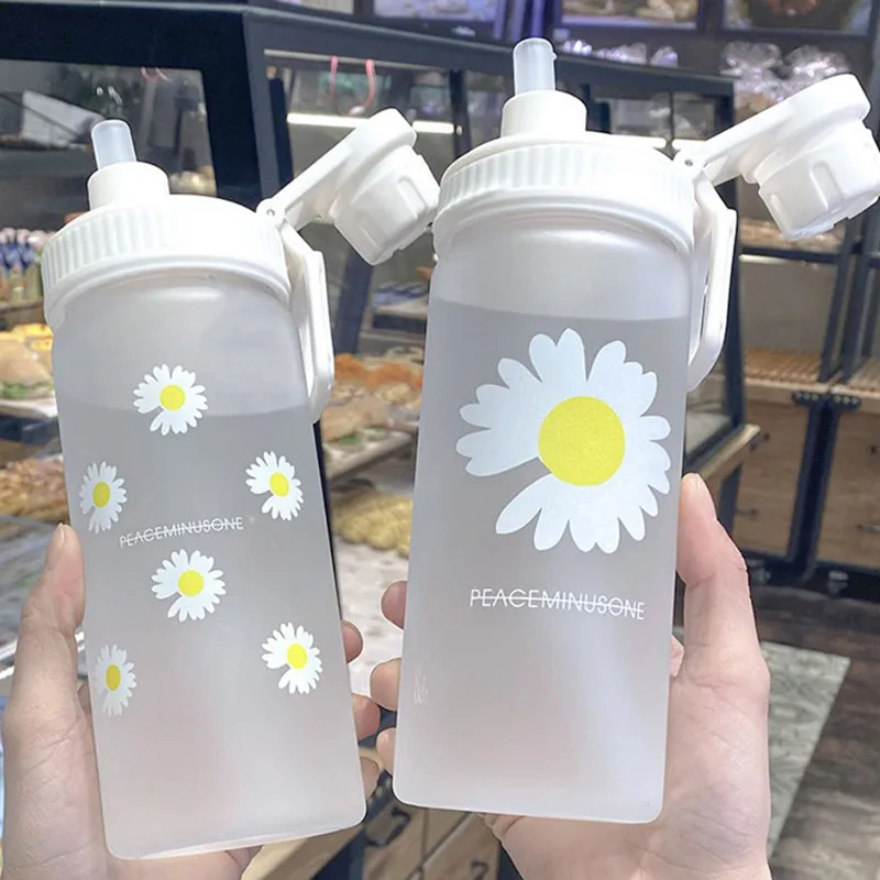 

Water Bottle with straw little daisy Sport Plastic Portable Water Bottle for Drinking Coffee Tea Mug Outdoor cups Drink Bottle