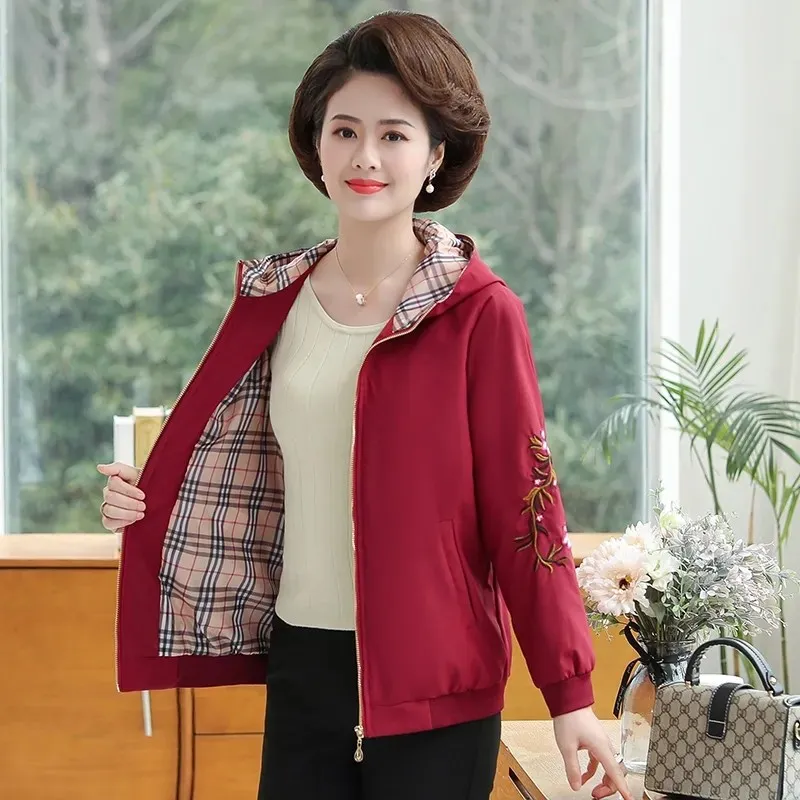 

2022 New Women's Short Coats Embroidered Sleeve Zipper Check Panel Hooded Jackets Spring Autumn Loose Casual Outwear Middle-aged