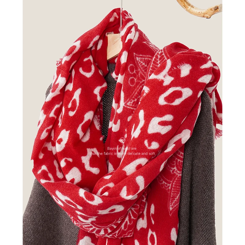 Женский шарф из искусственного кашемира