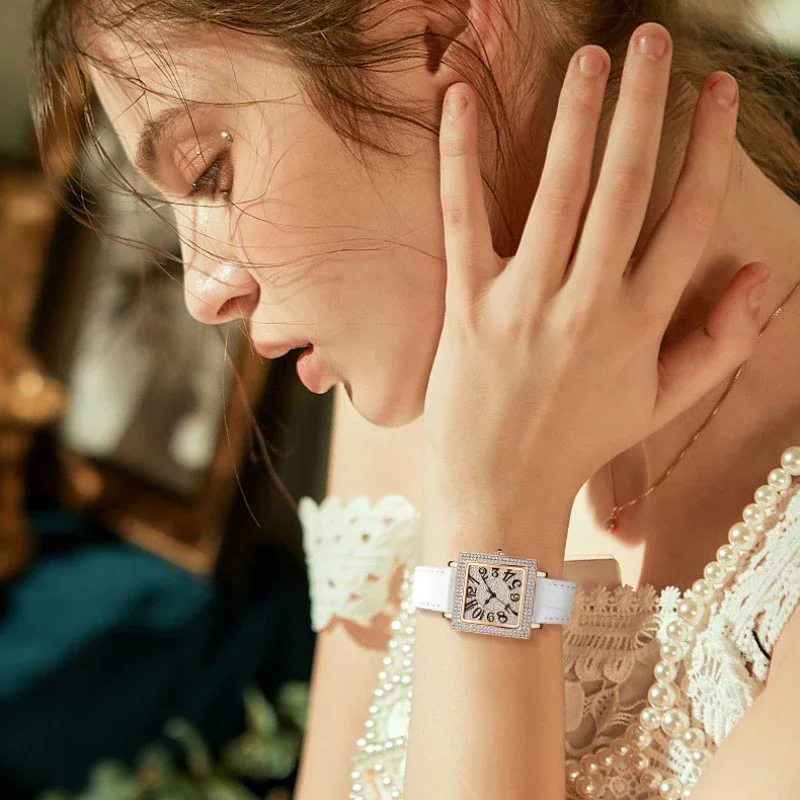 Часы наручные женские кварцевые квадратной формы брендовые Роскошные с