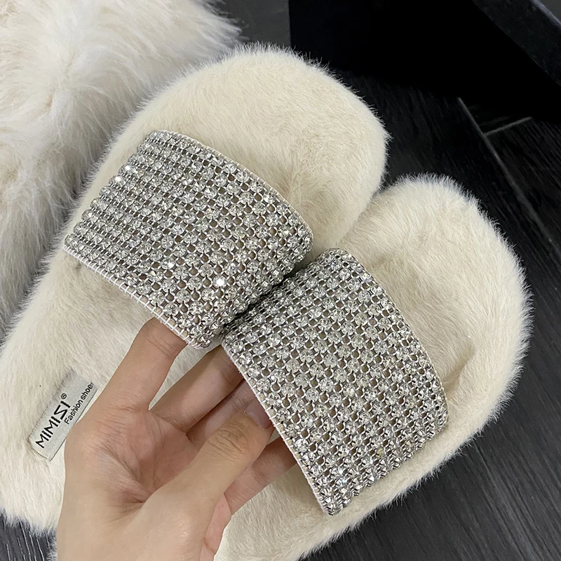 

2022 Crystal Ladies Fur Flats Slides Slippers Outdoor Home Female Flip Flops Sandal Fashion Rhinestones Plush Women Furry Shoes