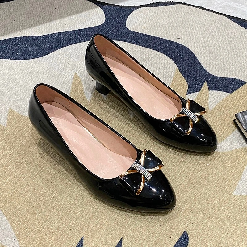 Женские модные милые легкие коричневые весенние туфли без шнуровки на плоской