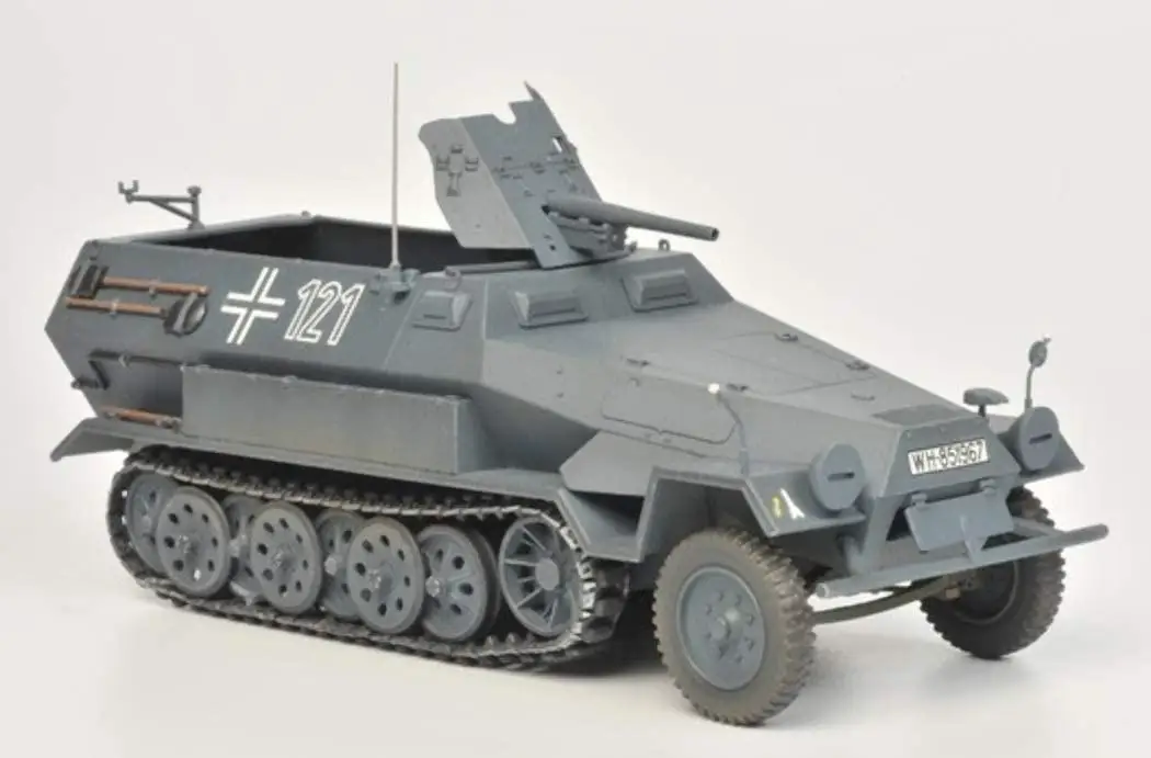 Zvezda 3588-German lSD Vehicle Mockup. KFZ. 251/10 AUSF. B. Scale 1/35 war tanks 1:35 modeling |