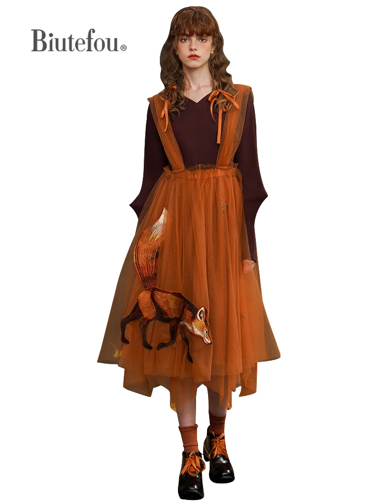 2023 Spring Women Fox Embroidery Maple Leaf Laminated Yarn Strap Skirt