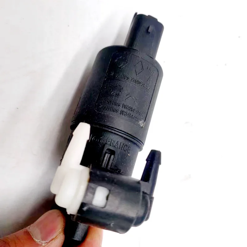 

Suitable for Peugeot 307 308 408 3008 Citroen Xsara Picasso C4L DS5 DS6 Renault water spray motor washing pump motor 9632984980