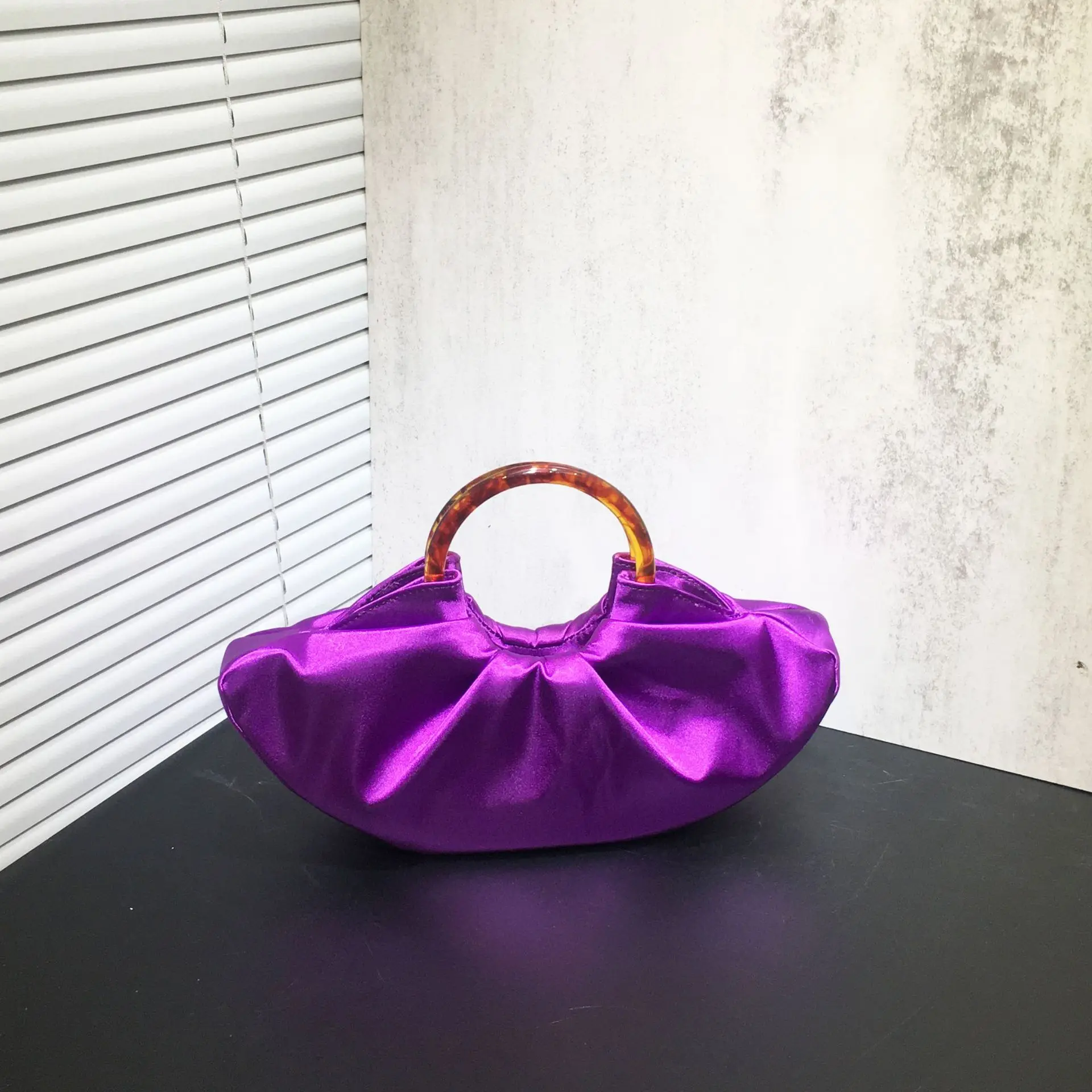 Pleated Satins Cloud Bags for Women Acrylic Round Handle Handbags Silk Evening Bag Party Wedding Purses Half Moon Dumpling Bags