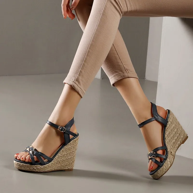 Босоножки женские на танкетке Модные Вязаные сандалии-гладиаторы высоком