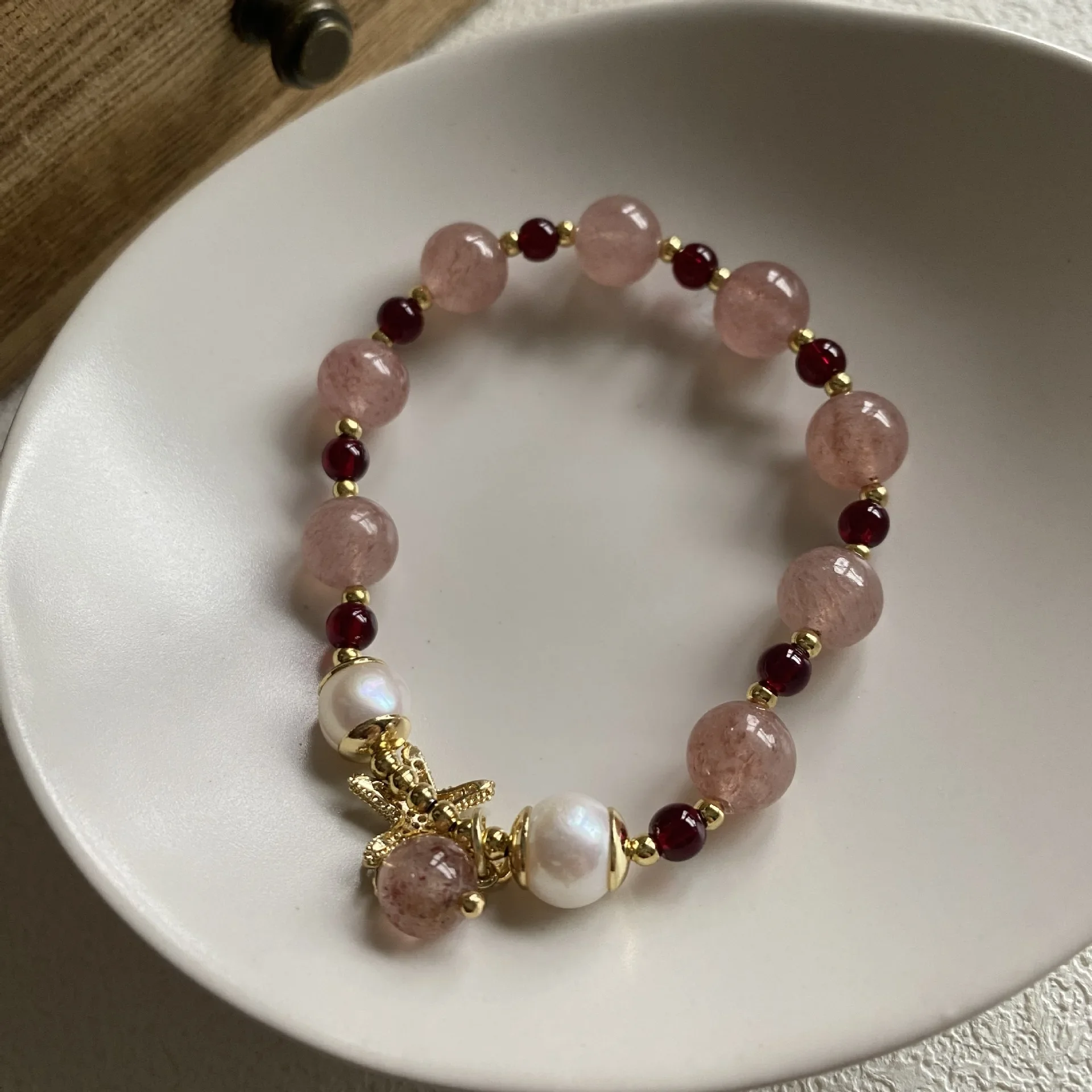 Прямая продажа с фабрики браслет из натурального кристалла клубники женский