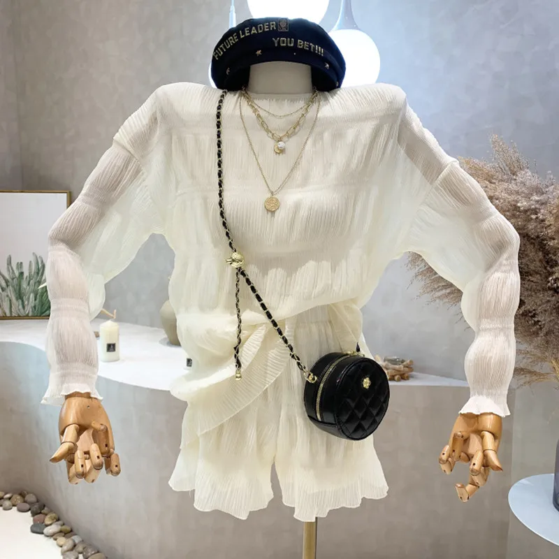 

Niche Design New Women's Clothing 2022 Summer Thin Pleated Sunscreen Shirt Loose Suit Long Sleeve Top + Shorts Two Piece Set