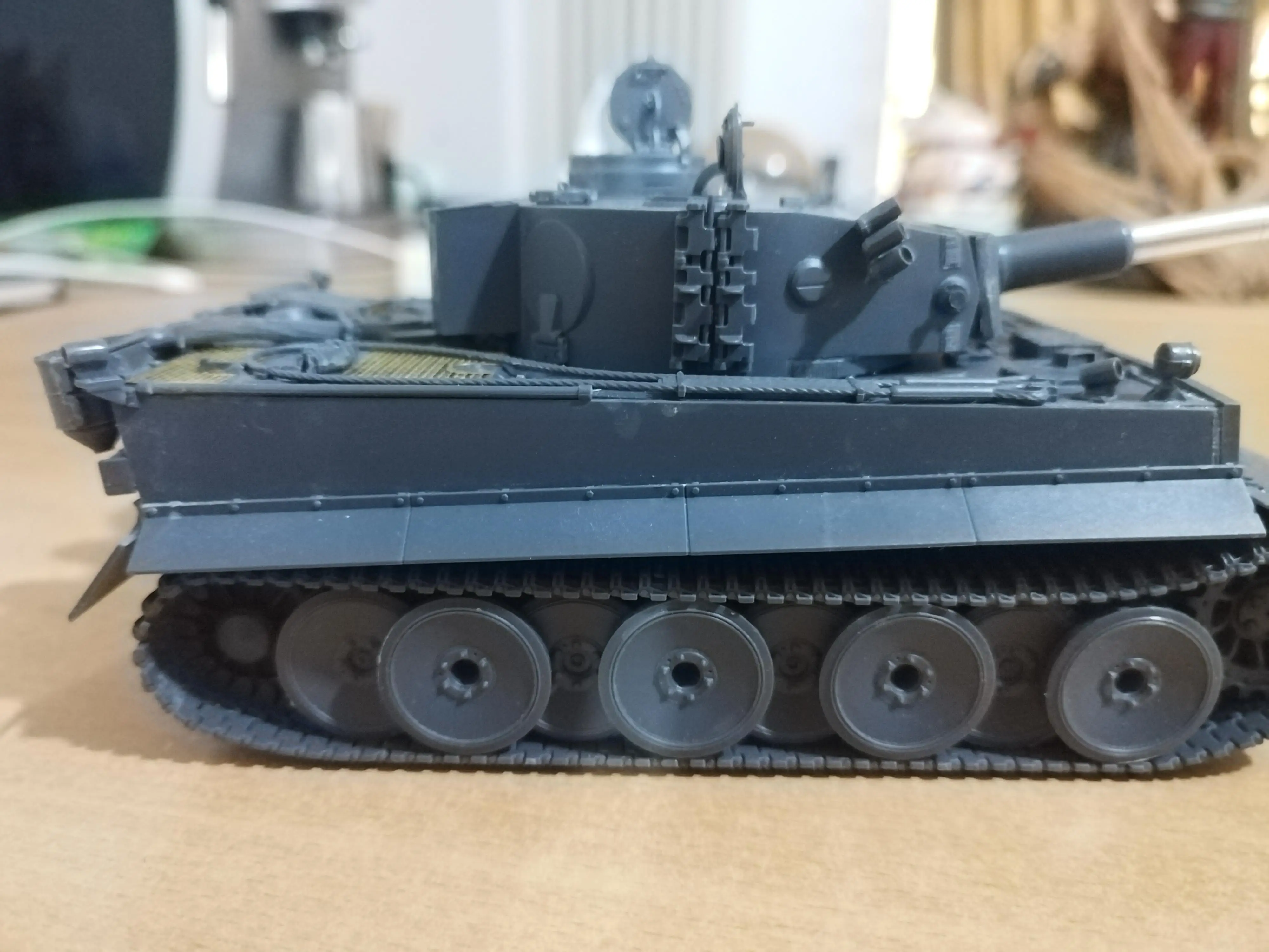 Tiger 4901 1/35 Sd.Kfz.181 TIGER I 1942-1945 EARLY WW2 GERMAN HEAVY TANK Готовая модель