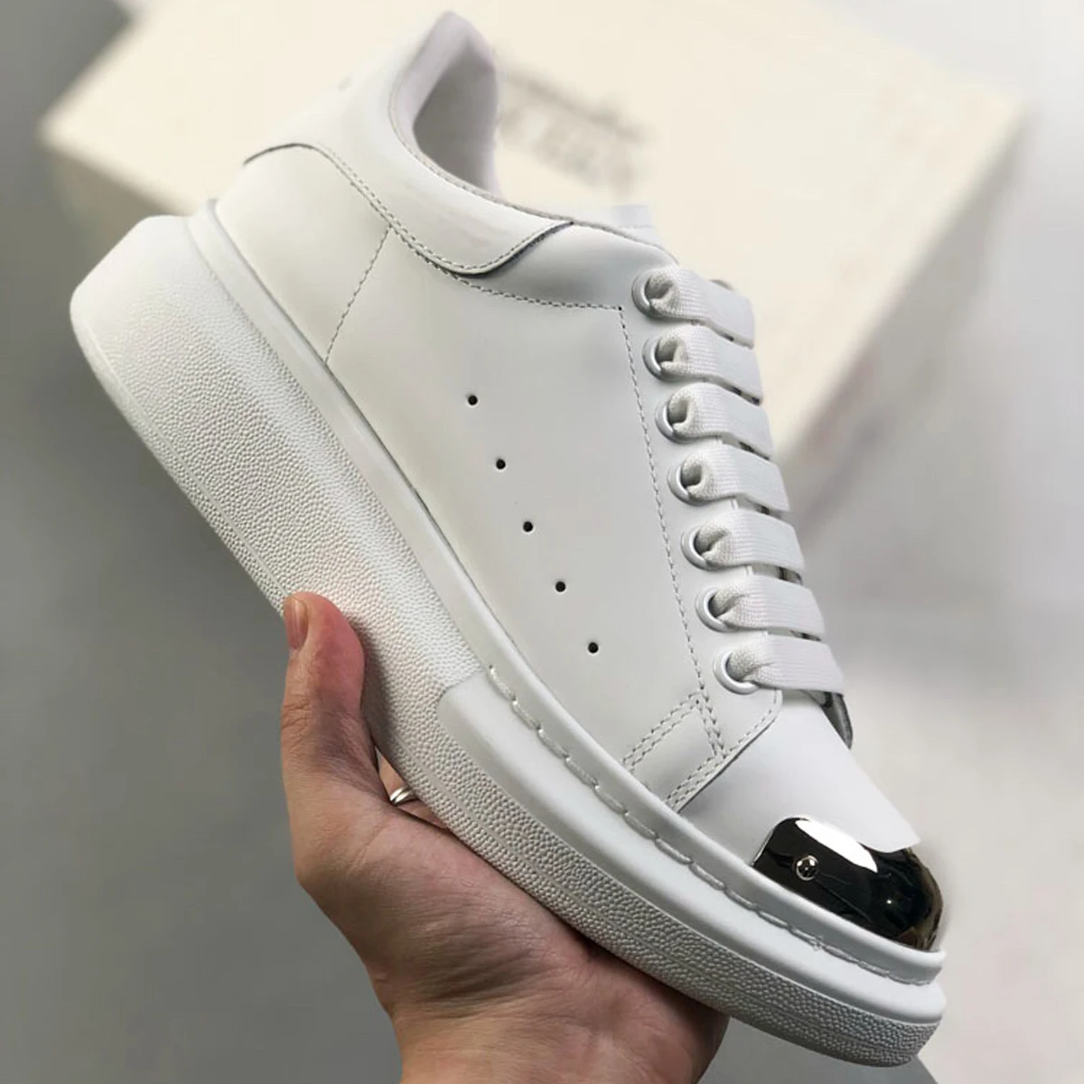 

2023 New Mcqueen Sneakers Women Lace Up Fashion Designer Luxury Original Brand Leather Shoes Men Alexander Casual Sports Shoes