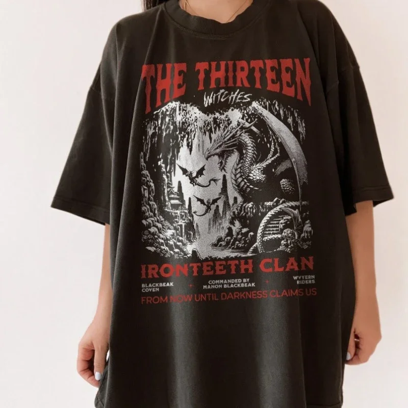 Фото Футболка «Тринадцать трон стекла» Manon Blackbeak Ironteeth Witches Dorian Haviliard SJM Merch Terrasen Bookish Хлопковая рубашка №1