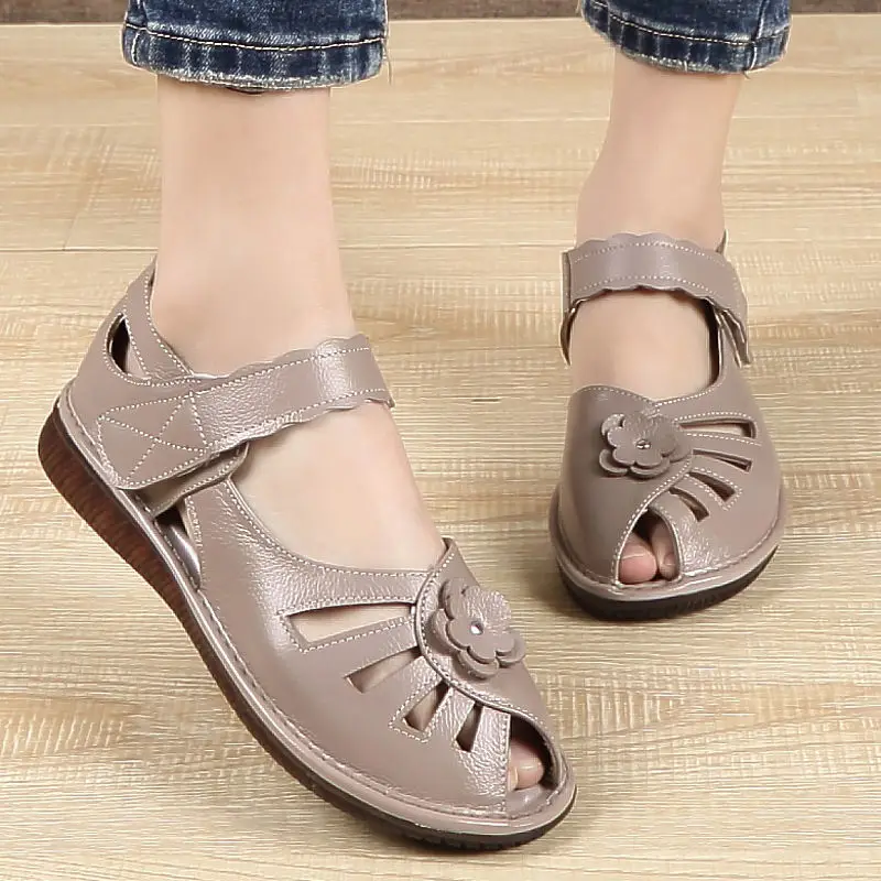 Summer Sandals Women Leather Flats Shoes Soft Sole Comfortable Mom Shoes Peep Toes Sandals Ladies Flats Hollow Breathable Shoe