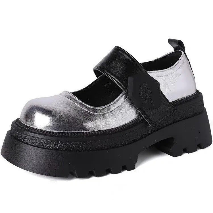 Женские маленькие кожаные туфли с принтом и вышивкой наклейки на сезон 2024 новые