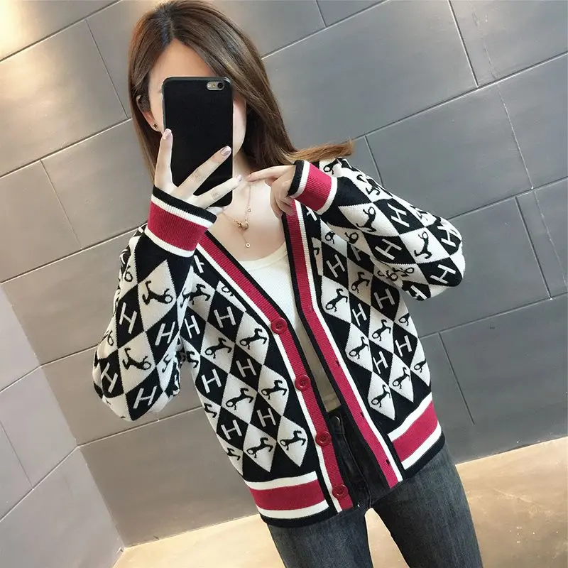 

2022 new autumn knitted cardigan with sweater coat for women