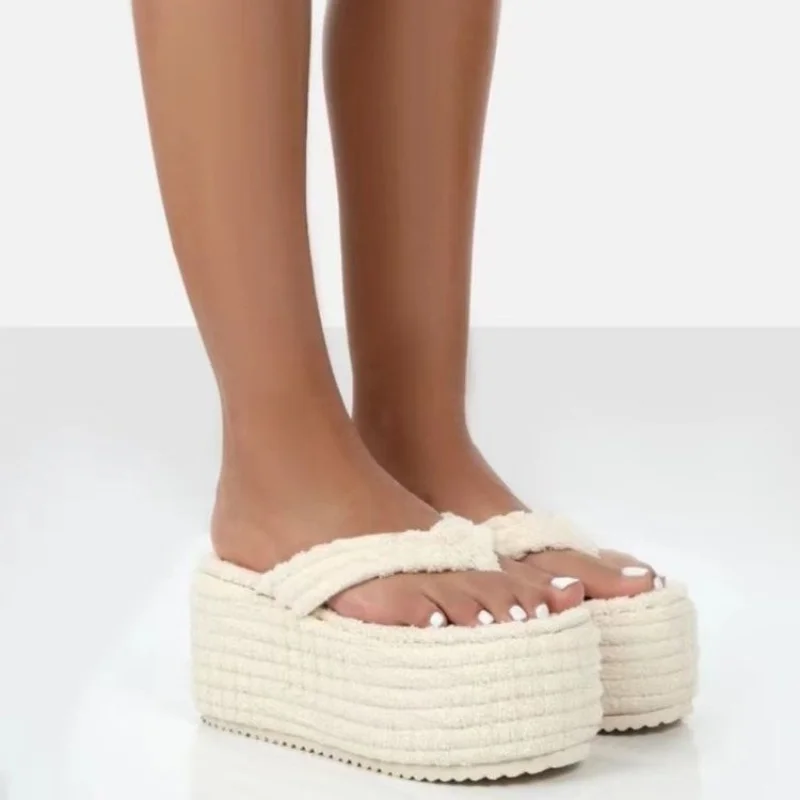 

Новинка 2022, тапочки на толстой подошве, обувь на плоской подошве для женщин, красные сетчатые носки для мужчин и женщин, износостойкие прямы...