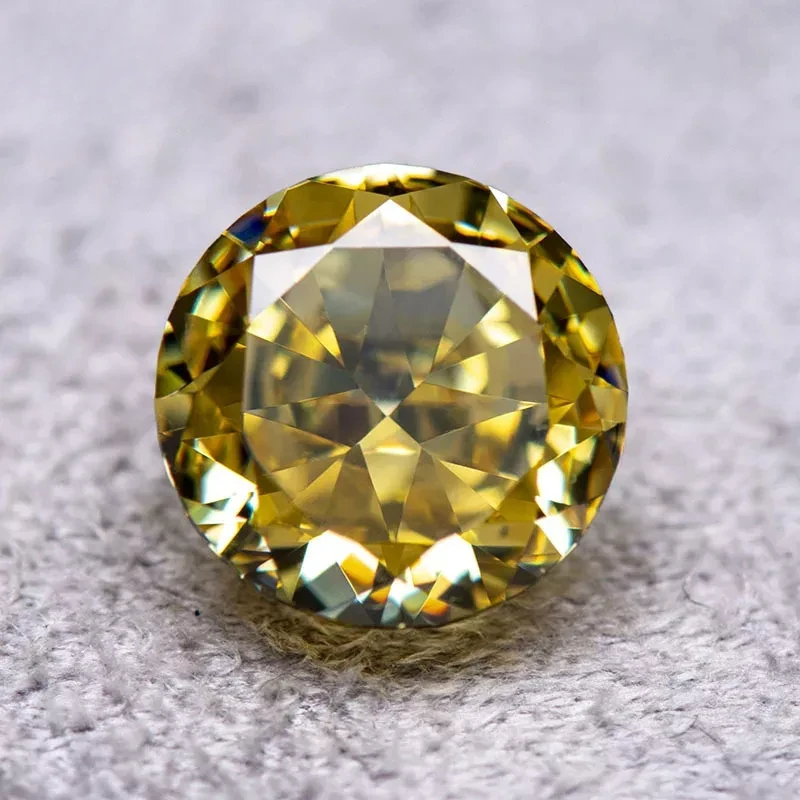 Камень с кубическим цирконием класс 5А светло-желтый цвет круглая форма 4k