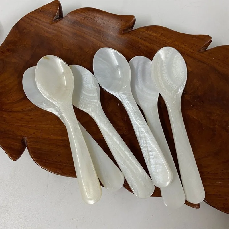 

Набор столовых приборов ложка из ракушки 12 см без сращивания