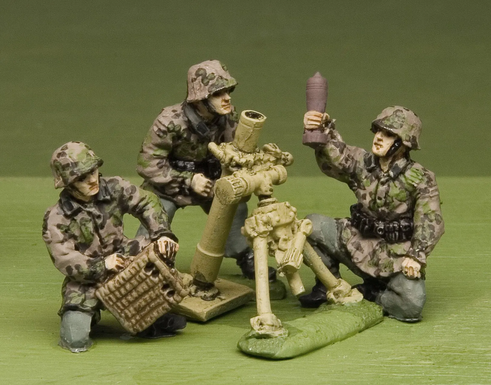 Фото Модель из смолы, литой под давлением персонаж второй мировой войны, калибр 8 см, ступка 3 солдата, бесплатная доставка, 1/72 №1