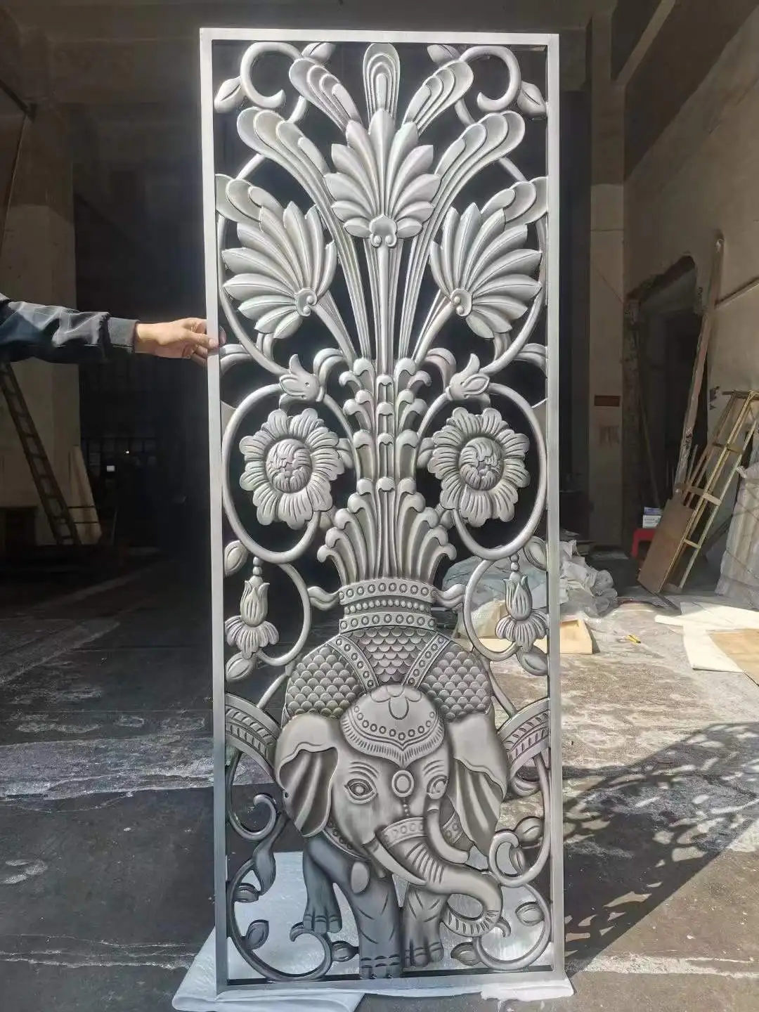 

Direct Selling Creative Fashion European Style Wrought Iron Screen Partition Living Room Entrance Hollow Carved Window Paper-Cut