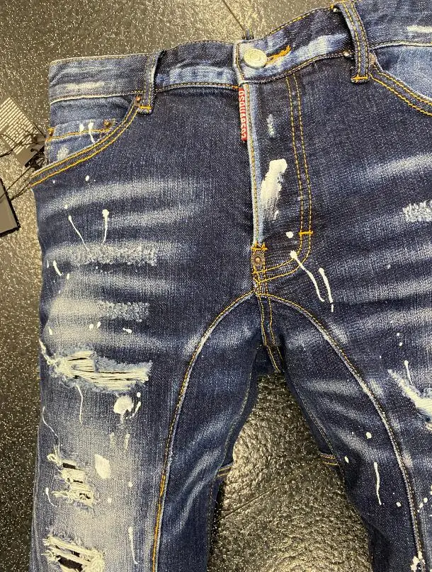 2022 New Fashion Trendy Brand Dsquared2 Men Washed Edging Hole Spray Paint Polka Dot Motorcycle Micro-cone Stitching Style A512