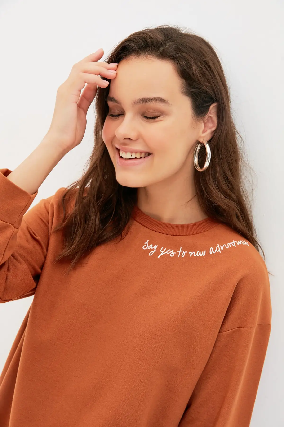 

Brown Cycling Neck Printed Sweatshirt this senenin fashion