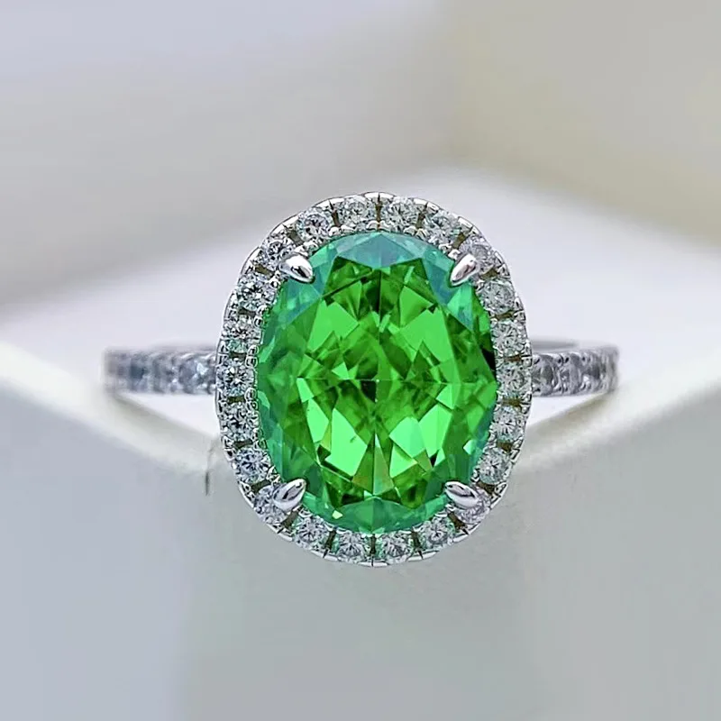 

New 2023 Emerald Oval 8 * 10 High Carbon Diamond Ring Full Body s925 European and American Light Luxury Women's Ring