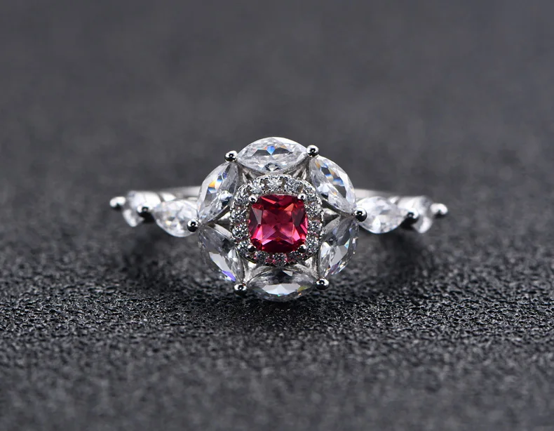 

Серебряное кольцо с красочными сакокристаллами, 4 мм