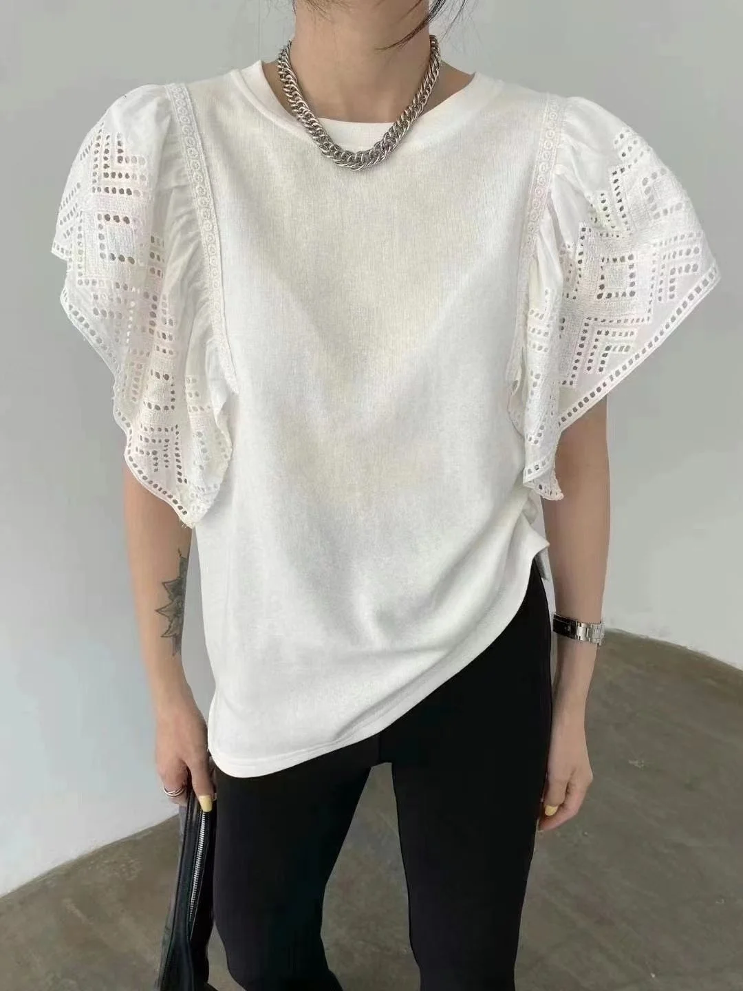 New Round Neck Lace Sleeve Shirt Women's Korean Loose White Short Sleeve T-shirt Net Red Super Fire Top Spring Summer