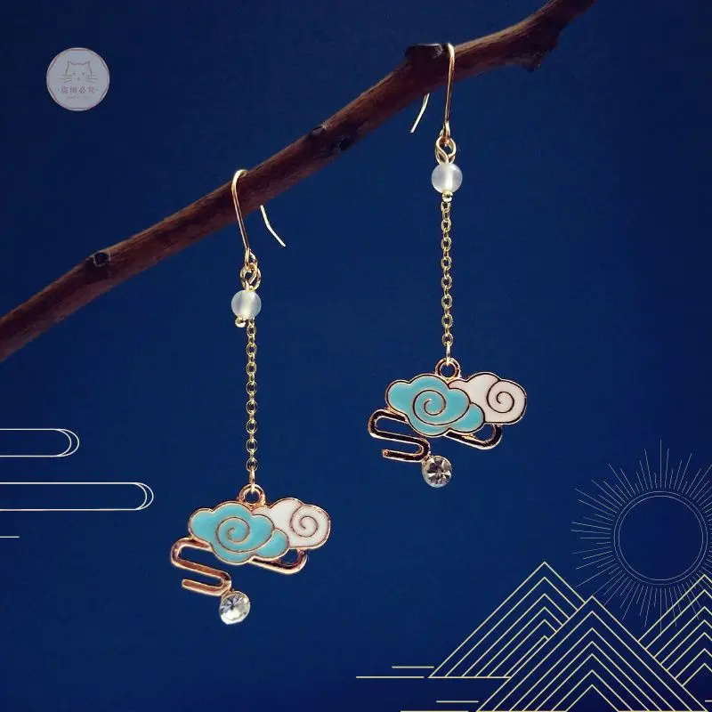 Женские серьги-гвоздики из сплава серебристого цвета |