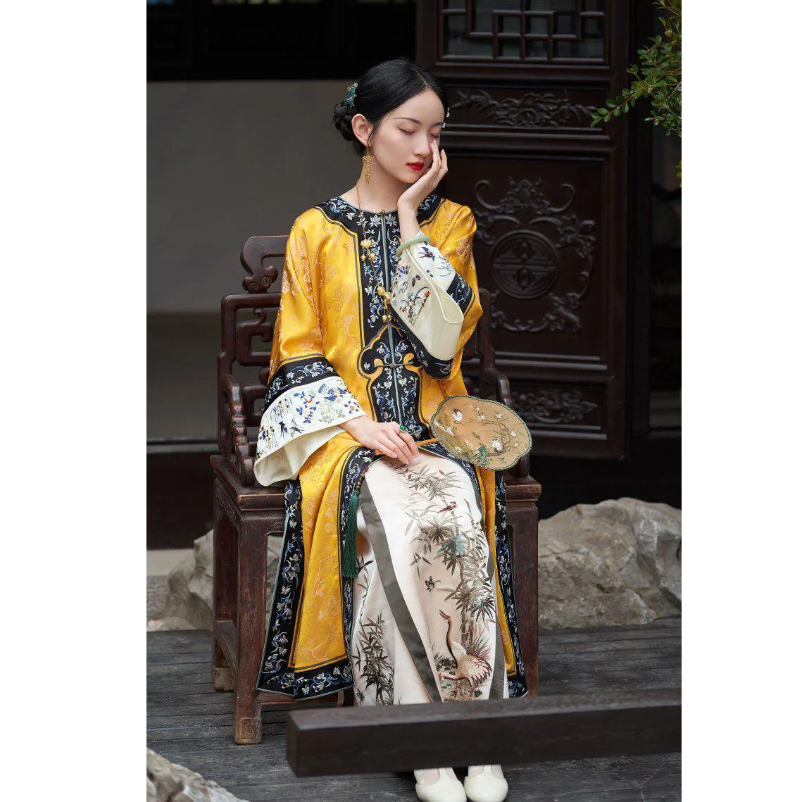 

Qing Dynasty Satin Yellow Printed Cheongsam Cloak Chinese Vintage Heavy Industry Horse Face Skirt Original Qipao Dress Modern