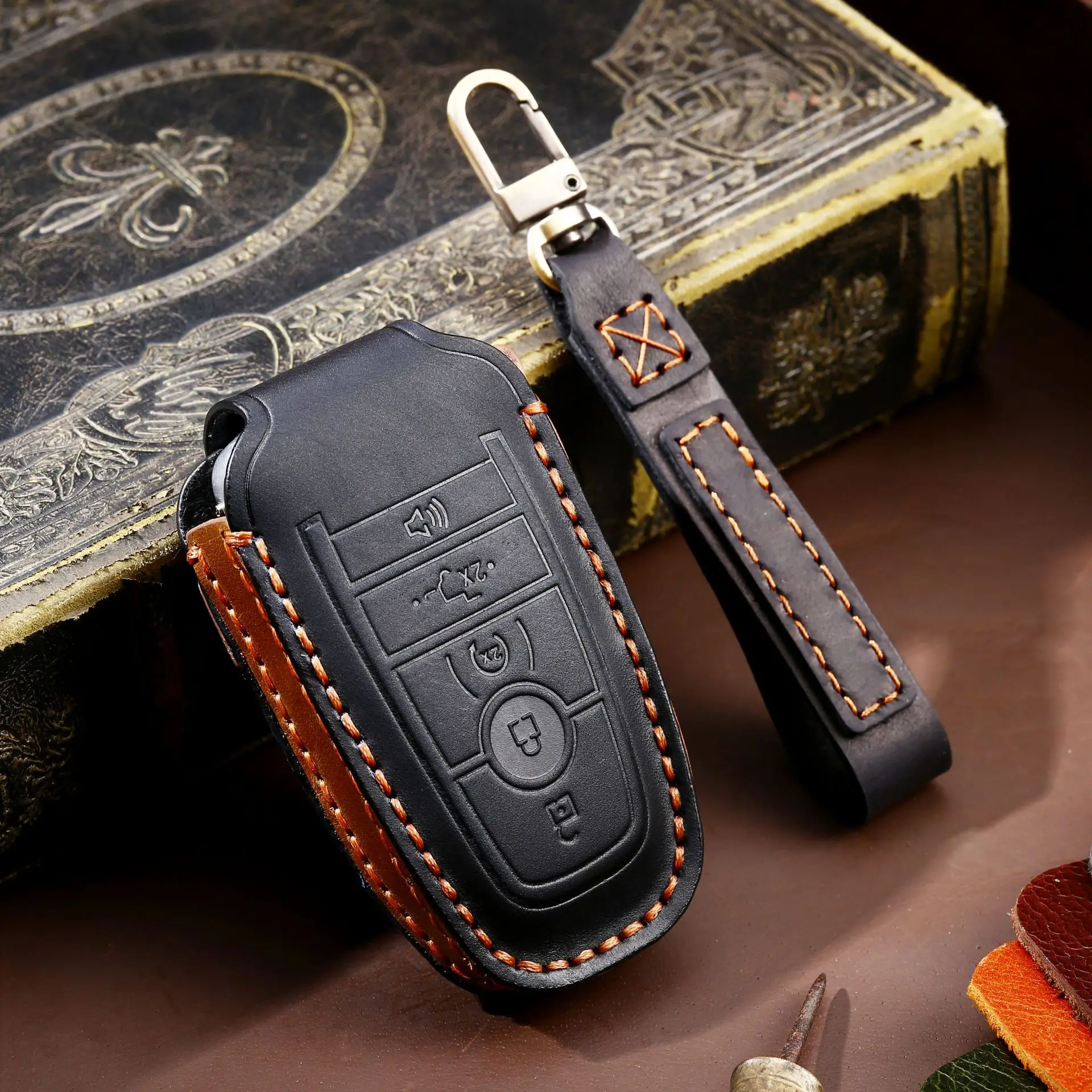 Leather Car Key Case Cover Fob Protector Keychain for Ford Mustang Explorer Edge Ecosport Fusion F150 F250 Accessories Holder