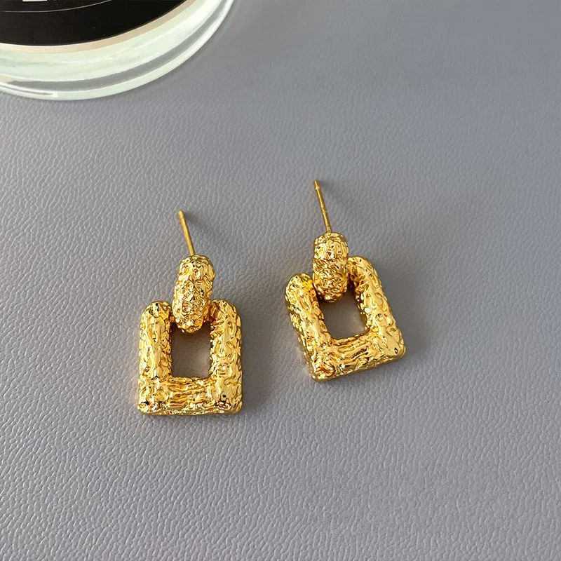 

2022 New Retro Geometric Bump Texture Irregular 925 Needle Earrings Women Trend Brass Plated With 18K Gold Jewelry Wholesale